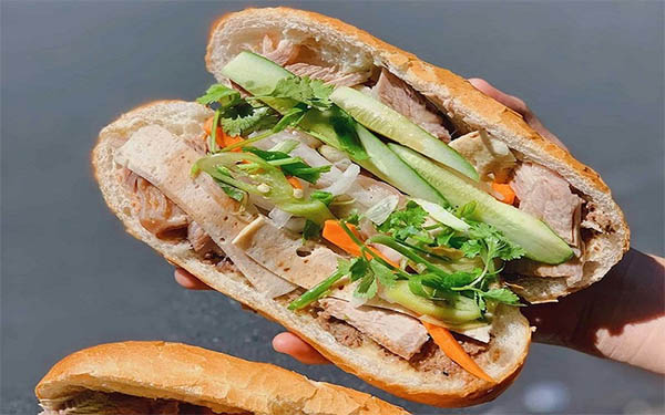 bánh mì chả lụa