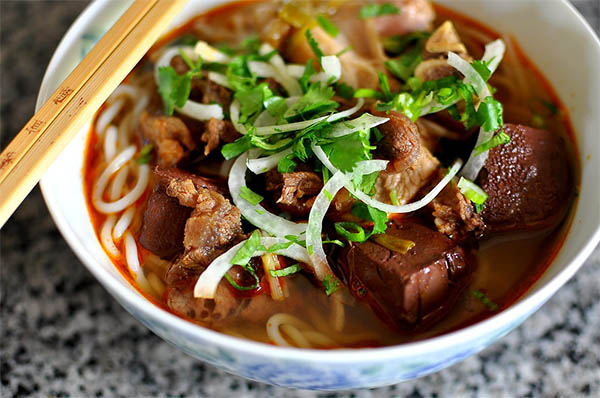 cách nấu bún bò huế chuẩn vị